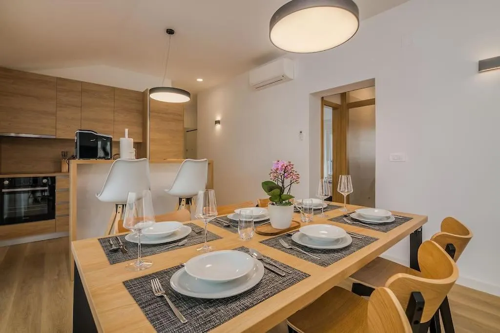 Modern Apartment Marko With Sea View Malinska