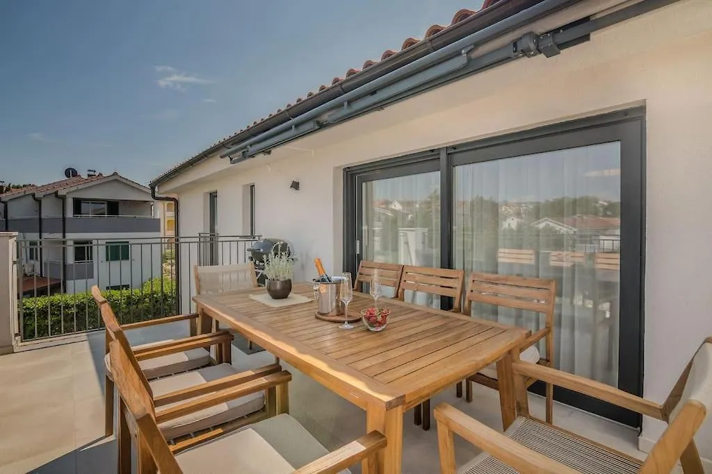 Modern Apartment Marko With Sea View Malinska Croatia
