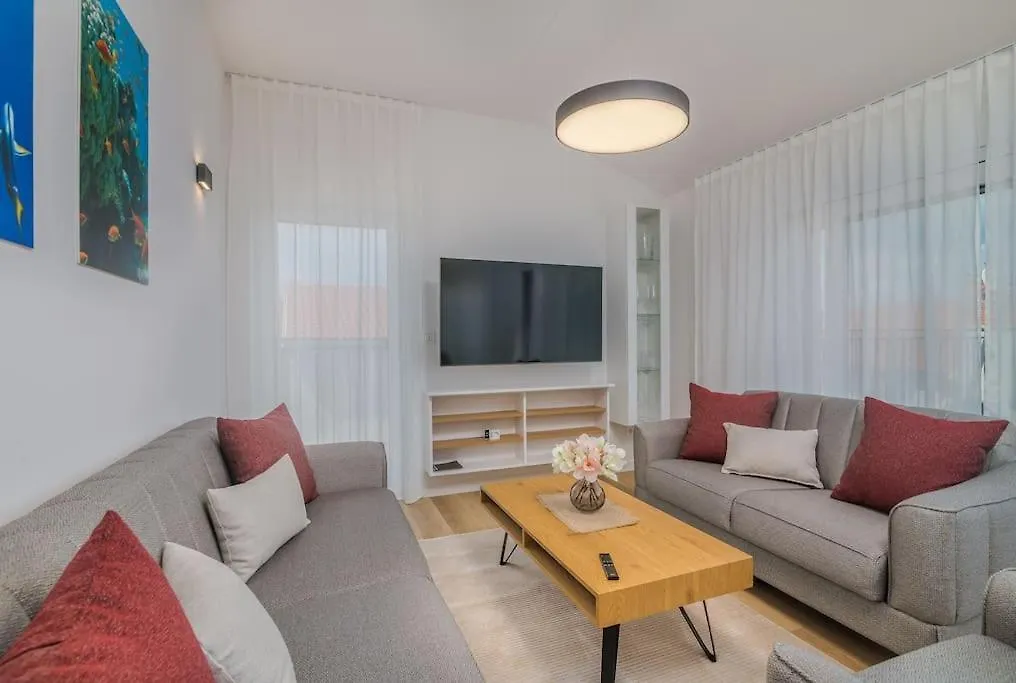 Modern Apartment Marko With Sea View Malinska