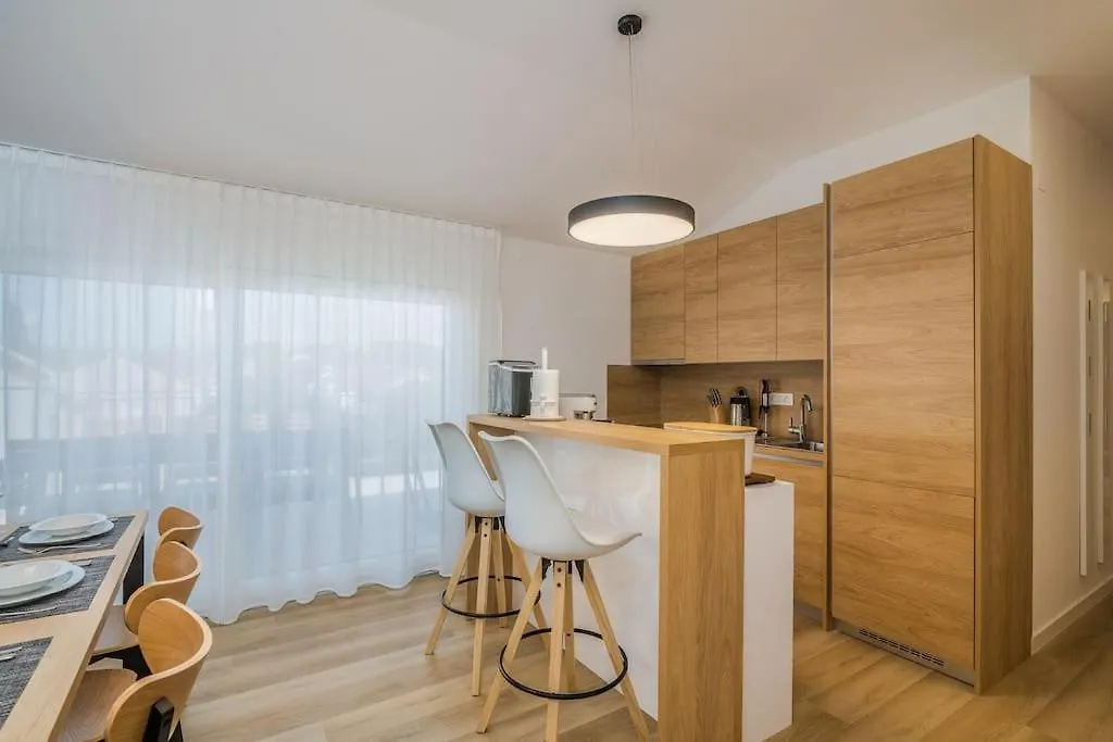 Modern Apartment Marko With Sea View Malinska